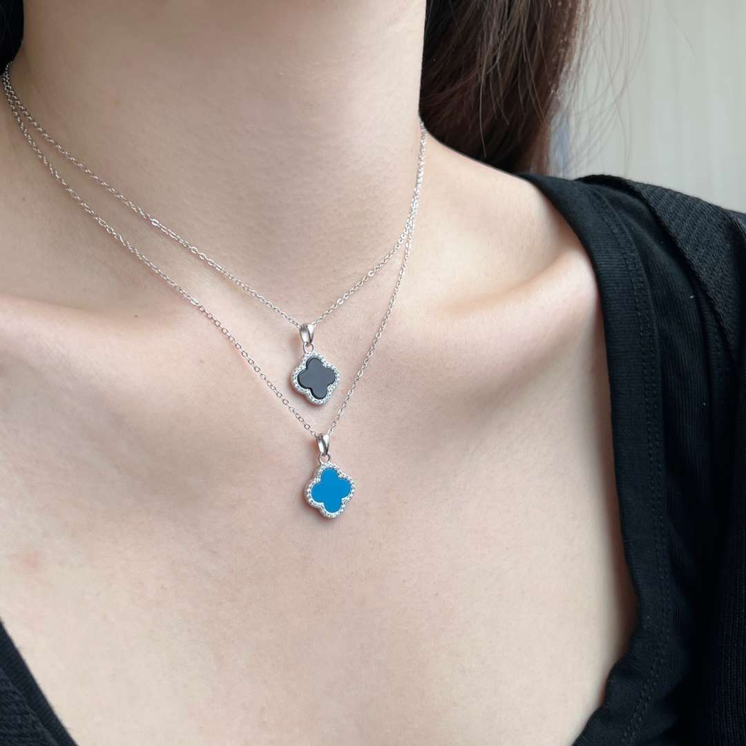 [Love Aura]Dainty Flower Shape Necklace