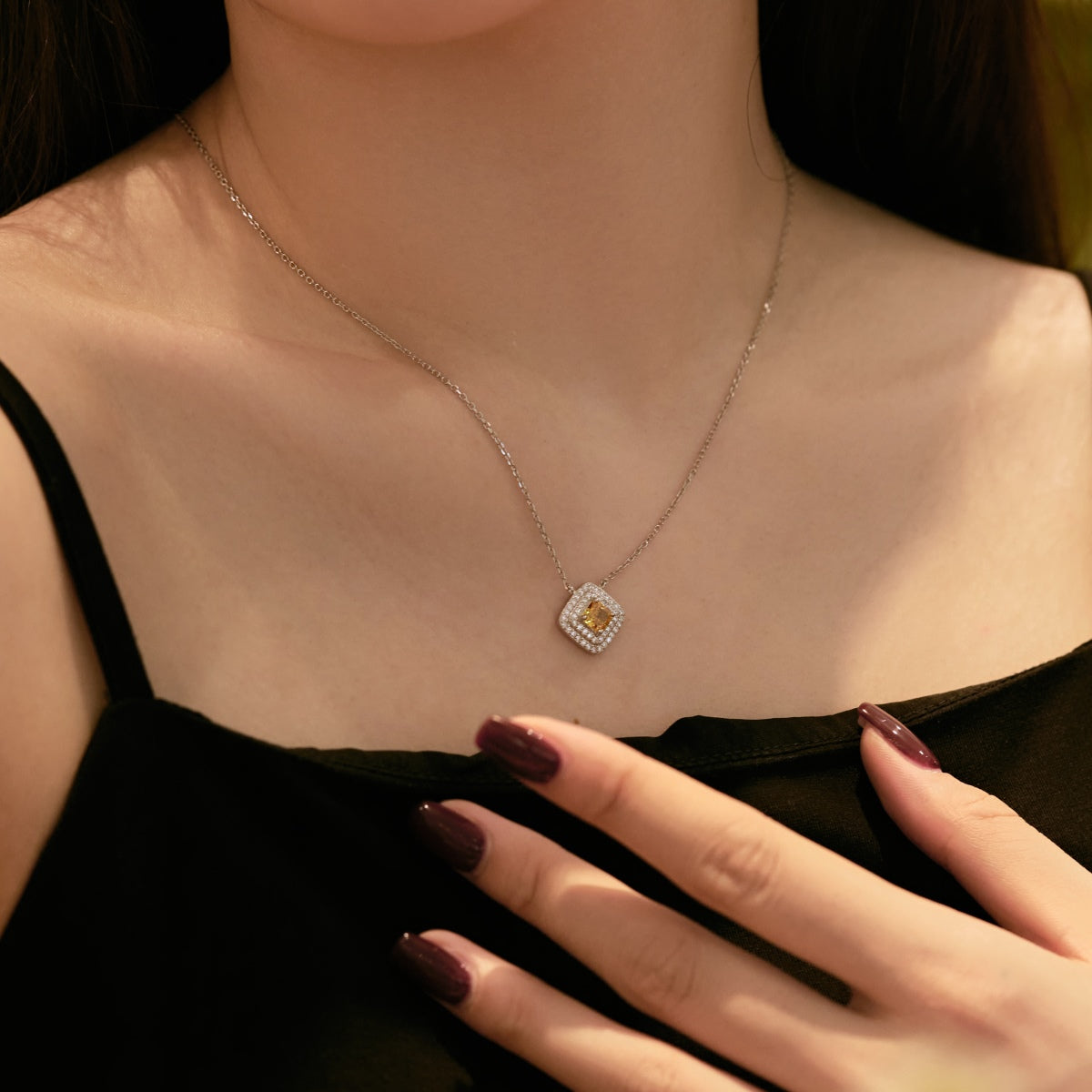 [Love Aura]Sparkling Asscher Cut Necklace