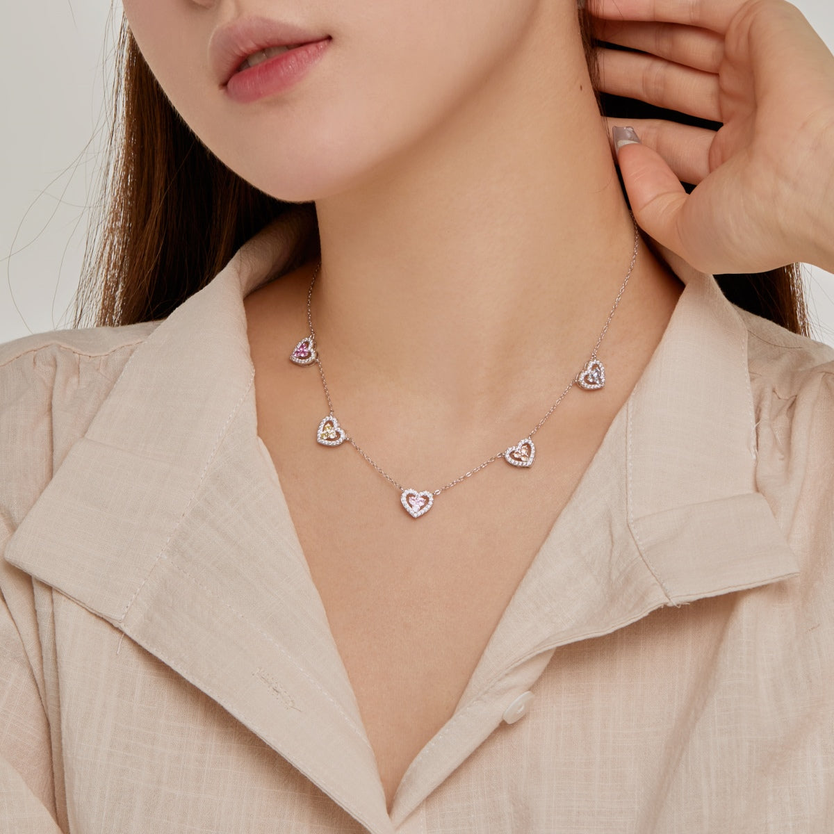 [Love Aura]Sparkling Five Heart Necklace