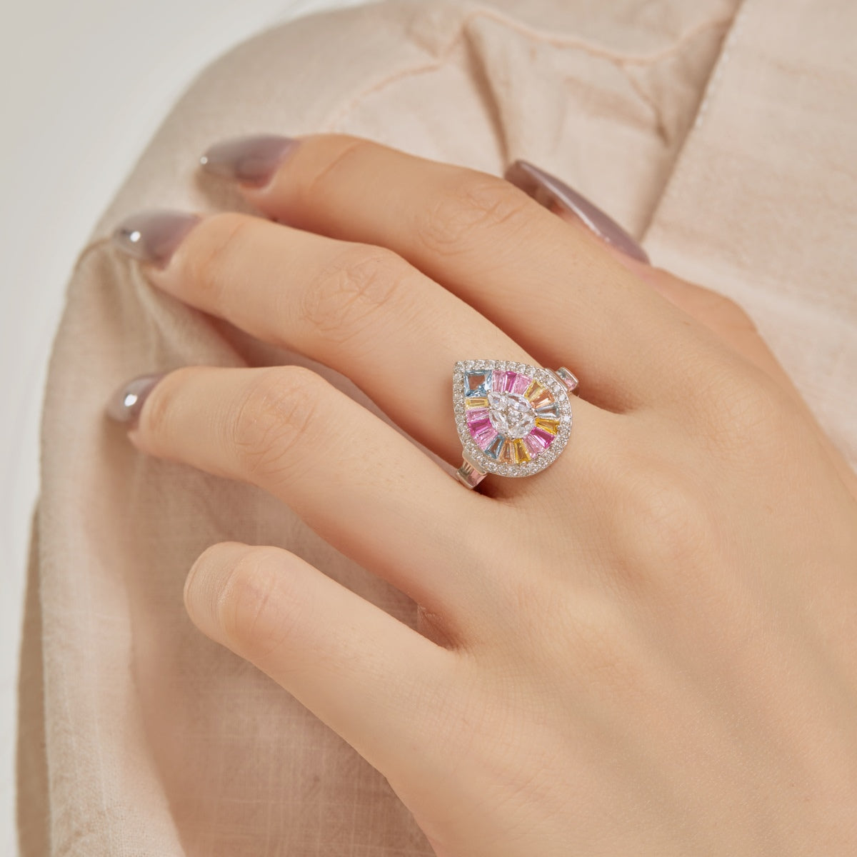 [Love Aura]Elegant Colorful Water Drop Shape Banquet Ring