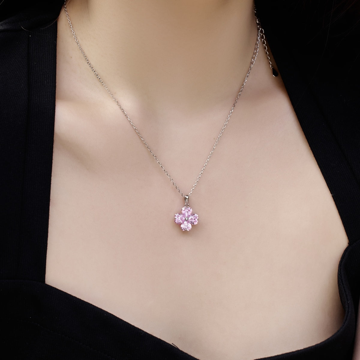 [Love Aura]Heart-Shaped Four-Leaf Clover Bead Necklace