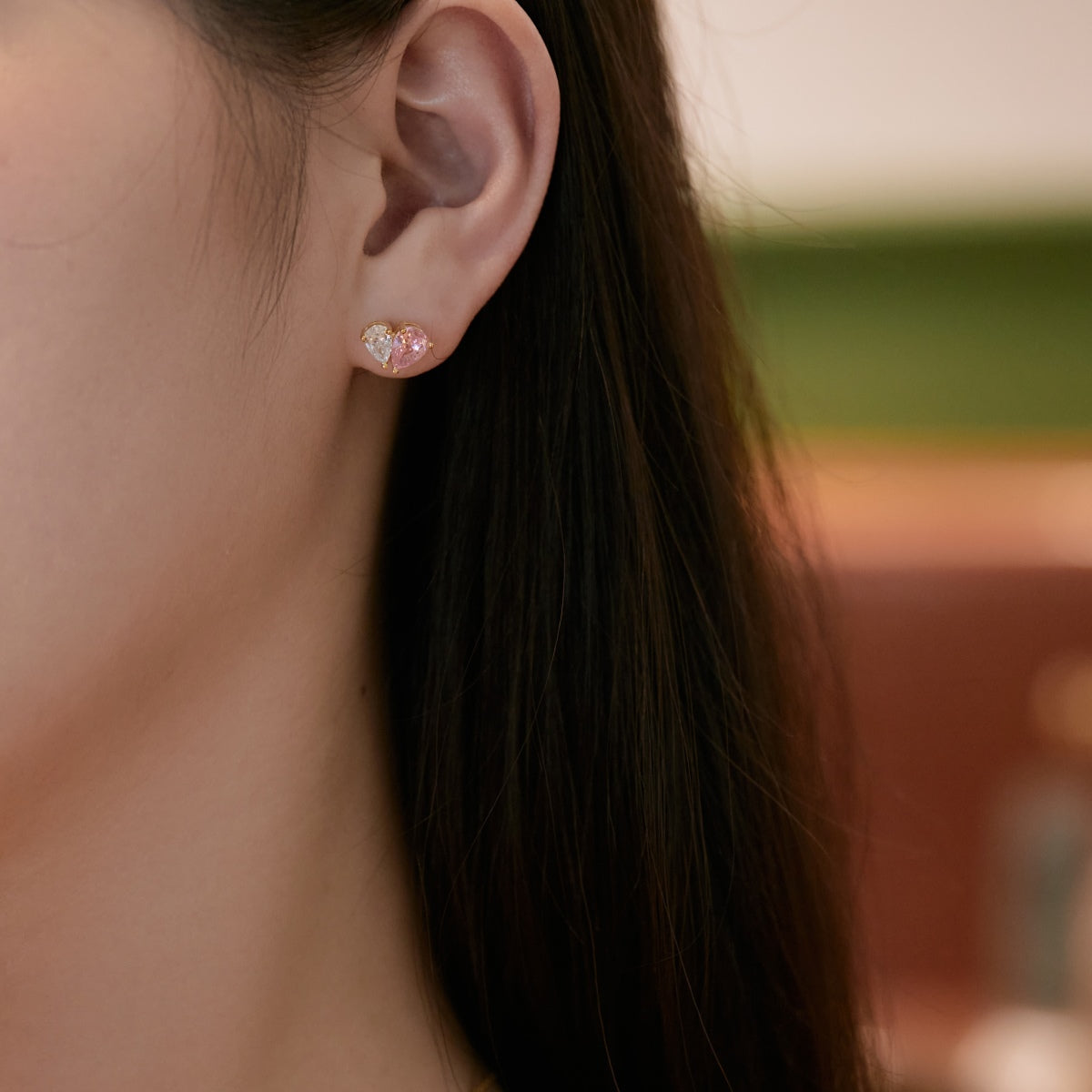 [Love Aura]Dazzling Elegant Heart Cut Lover Earrings