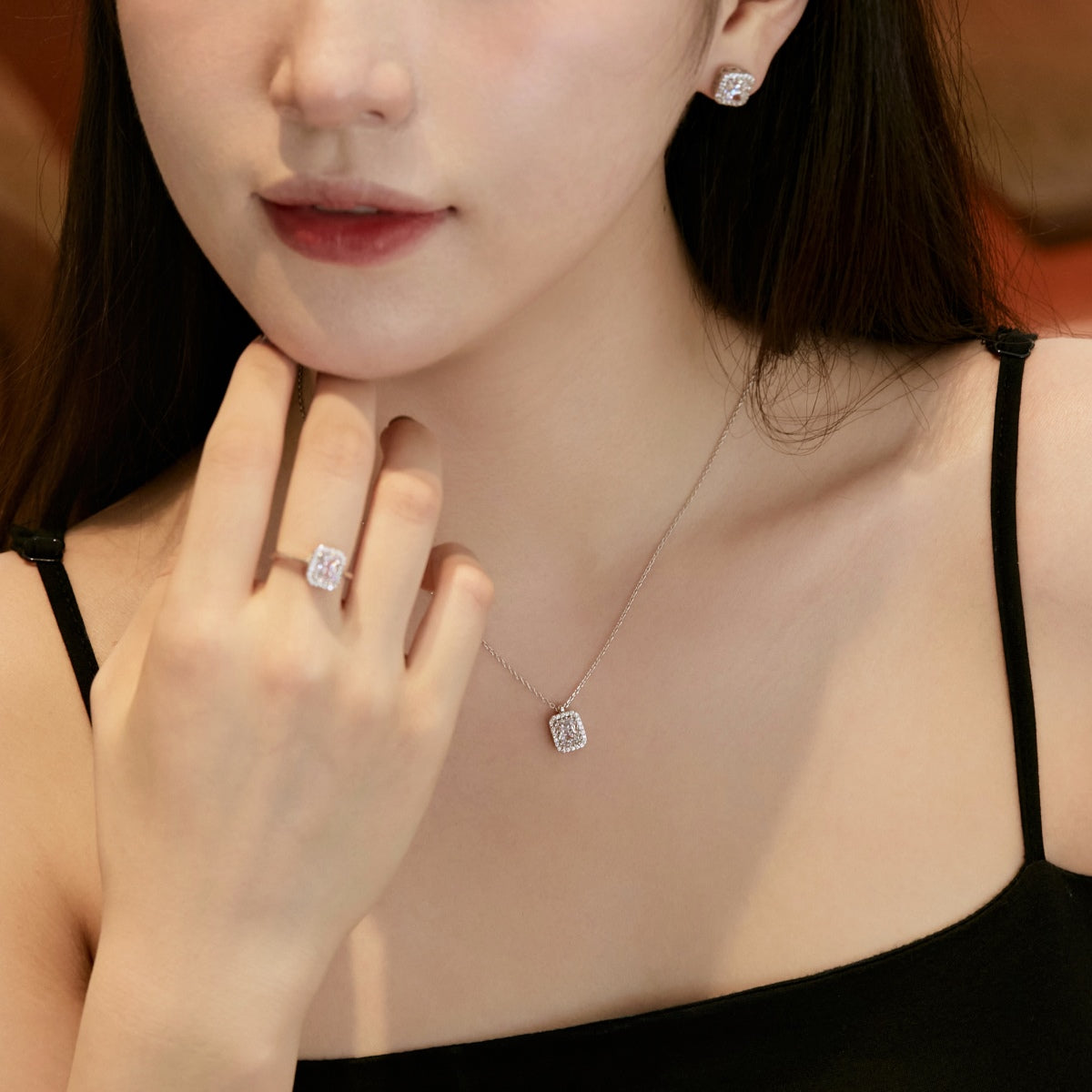 [Love Aura]1.0 Carat Luxurious Dainty Emerald Cut Daily Earrings