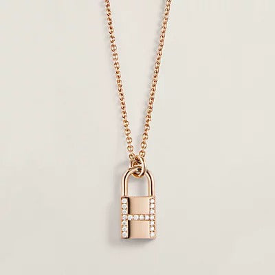 [Love Aura]HM ADVANCED NICHE LOCK HEAD NECKLACE DIAMONDS