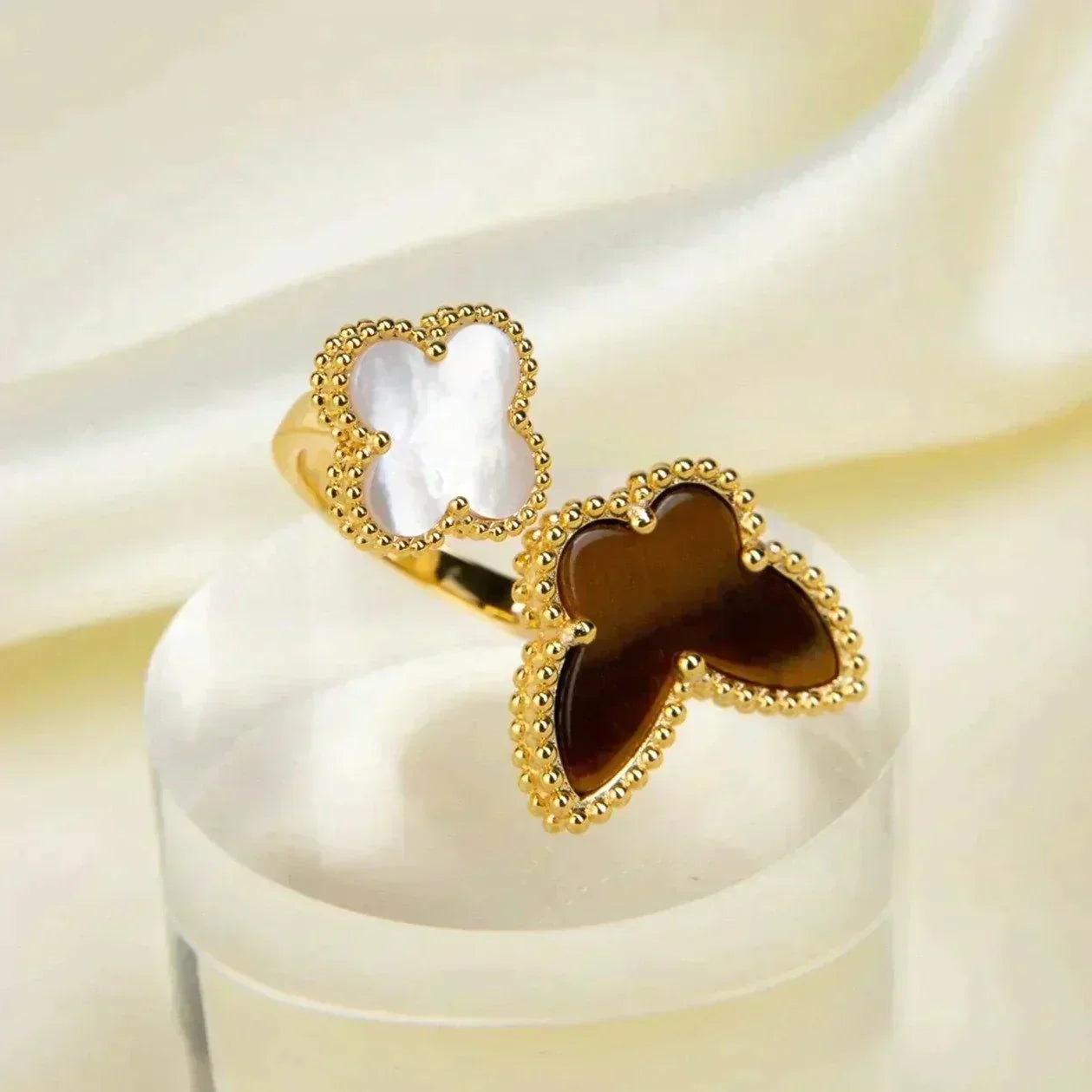 [Love Aura]LUCKY BETWEEN THE FINGER RING