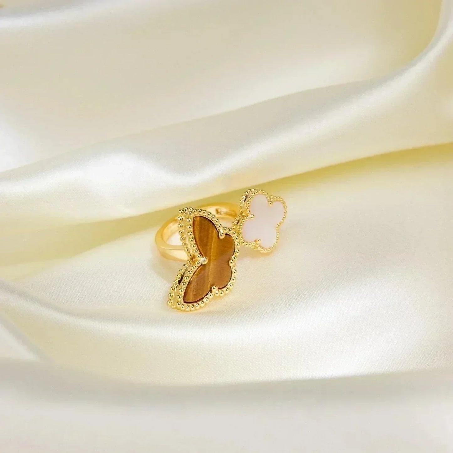 [Love Aura]LUCKY BETWEEN THE FINGER RING