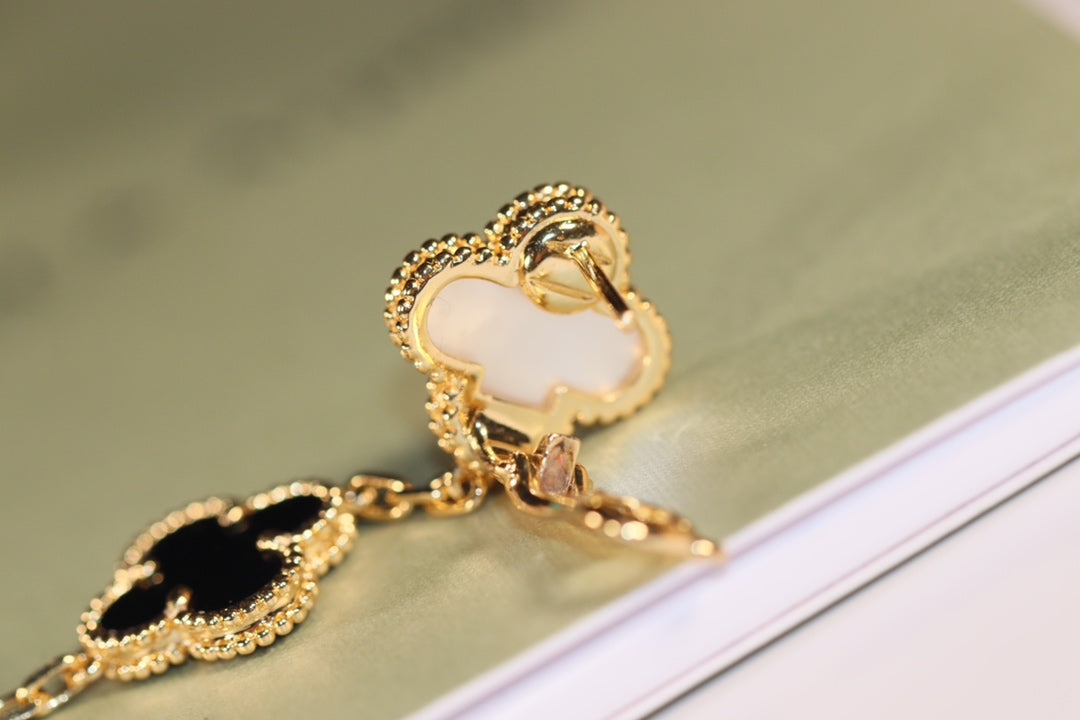 [Love Aura]CLOVER EARRINGS GOLD ONYX MOP 3 MOTIF