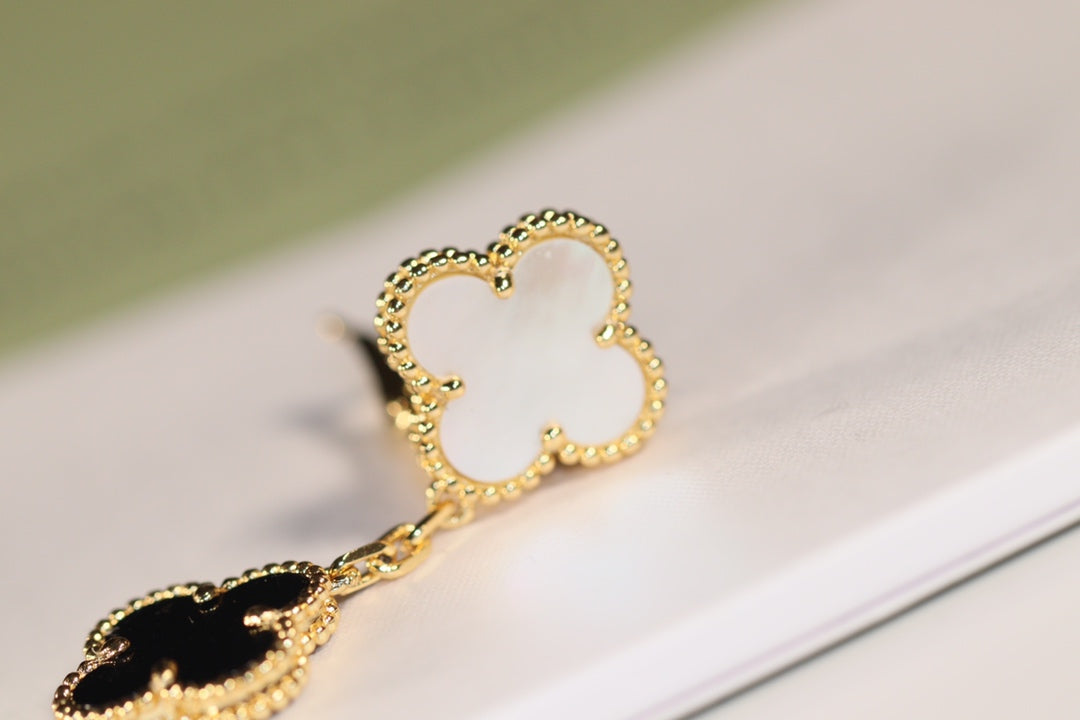 [Love Aura]CLOVER EARRINGS GOLD ONYX MOP 3 MOTIF