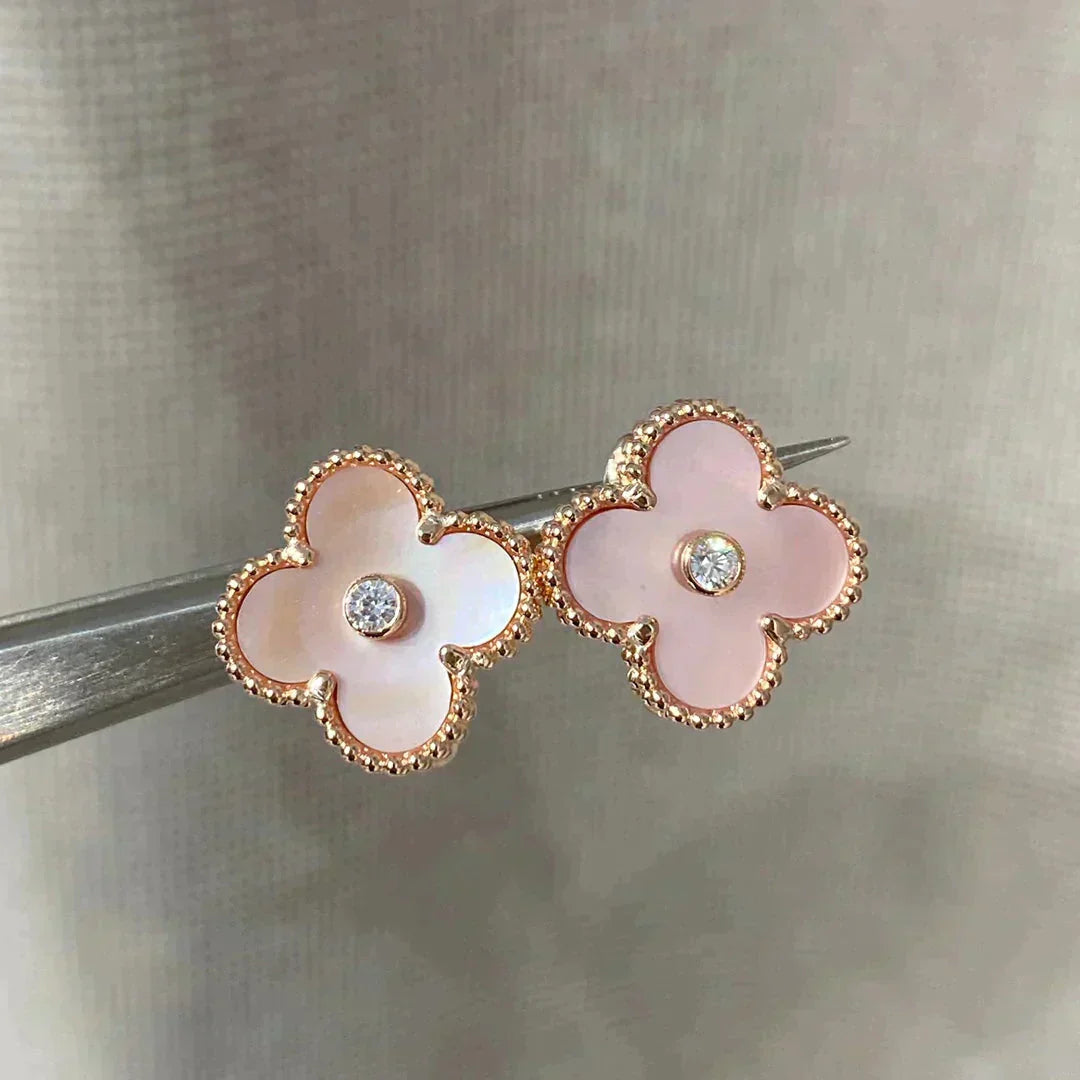 [Love Aura]CLOVER MEDIUM 1 MOTIFS  PINK MOP DIAMOND EARRINGS
