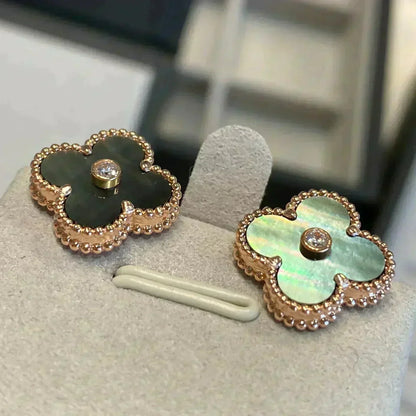 [Love Aura]CLOVER MEDIUM 1 MOTIFS GRAY MOP  DIAMOND EARRINGS