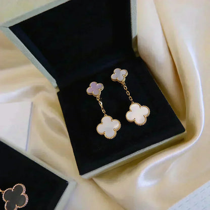 [Love Aura]CLOVER 2 MOTIF WHITE MOP EARRINGS