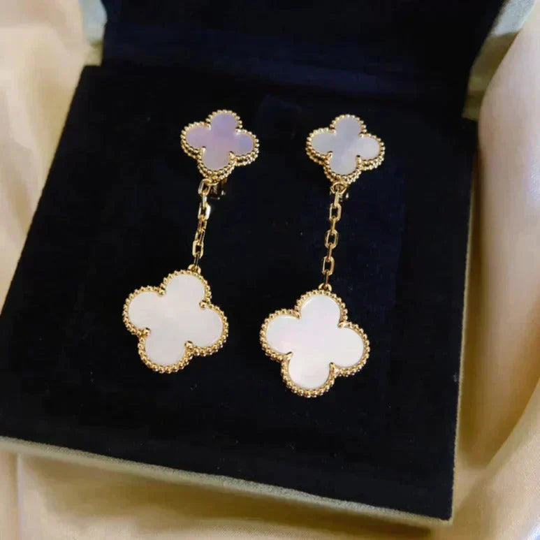[Love Aura]CLOVER 2 MOTIF WHITE MOP EARRINGS