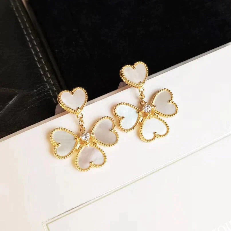 [Love Aura]CLOVER SWEET WHITE MOP EARRINGS