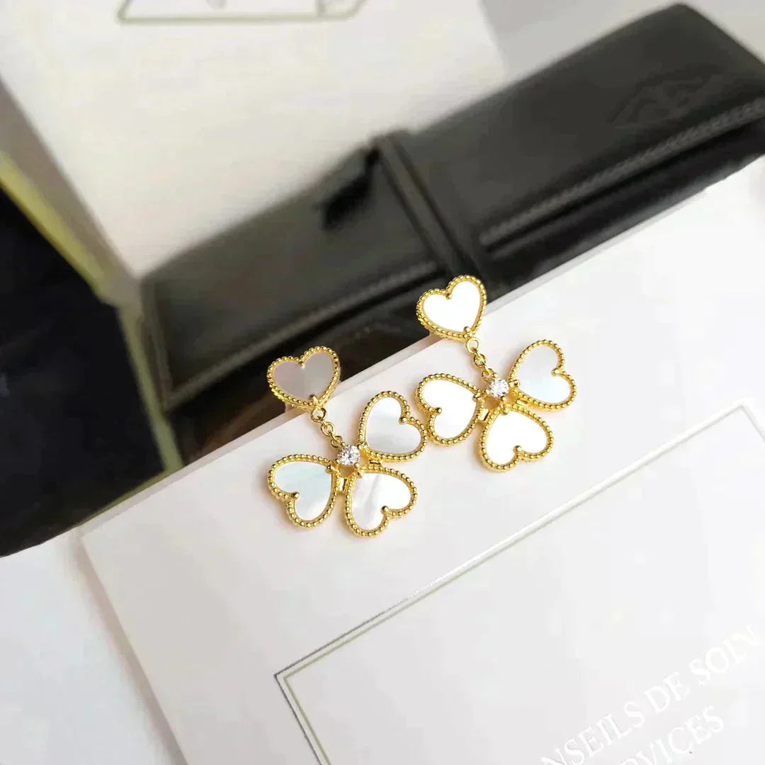 [Love Aura]CLOVER SWEET WHITE MOP EARRINGS