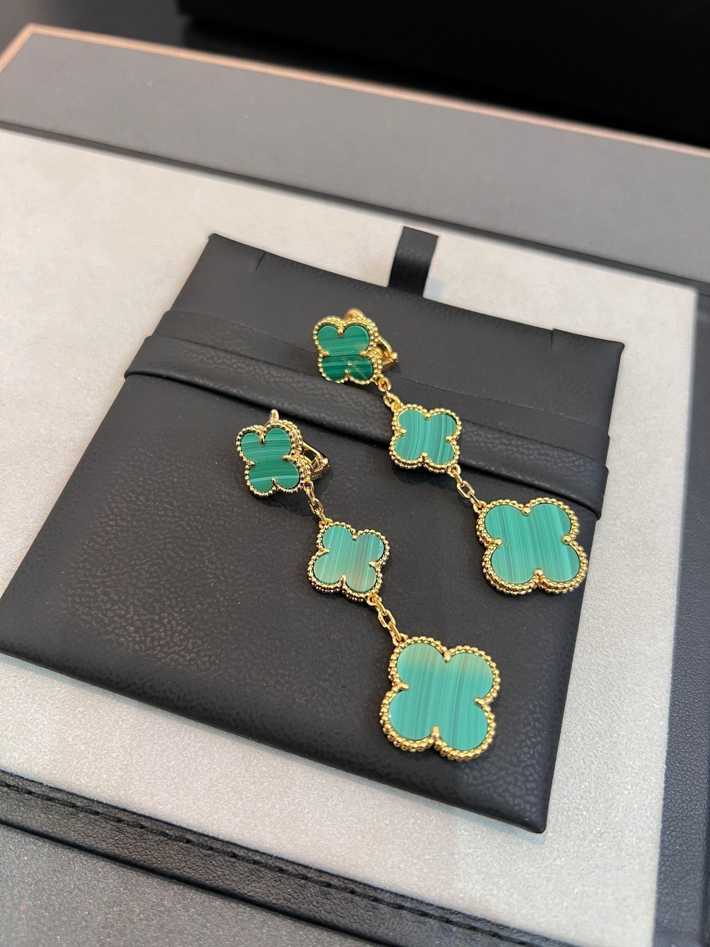 [Love Aura]CLOVER MALACHITE 3 MOTIFS GOLD