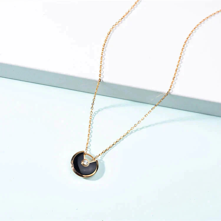 [Love Aura]AMULETTE GOLD CARNELIAN ONYX NECKLACE