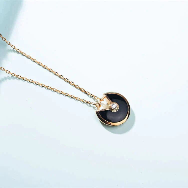 [Love Aura]AMULETTE GOLD CARNELIAN ONYX NECKLACE