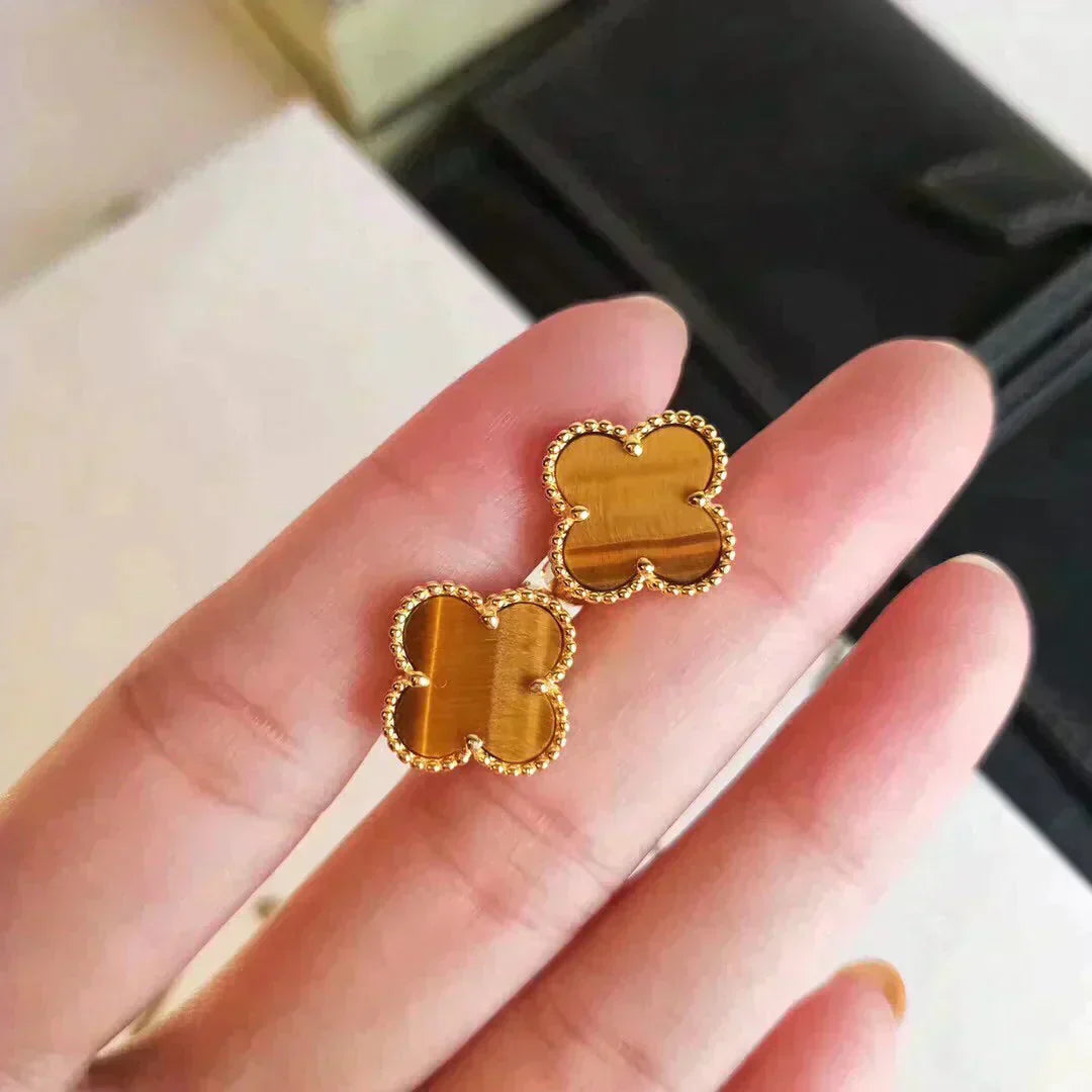 [Love Aura]CLOVER MEDIUM 1 MOTIFS TIGER EYE EARRINGS