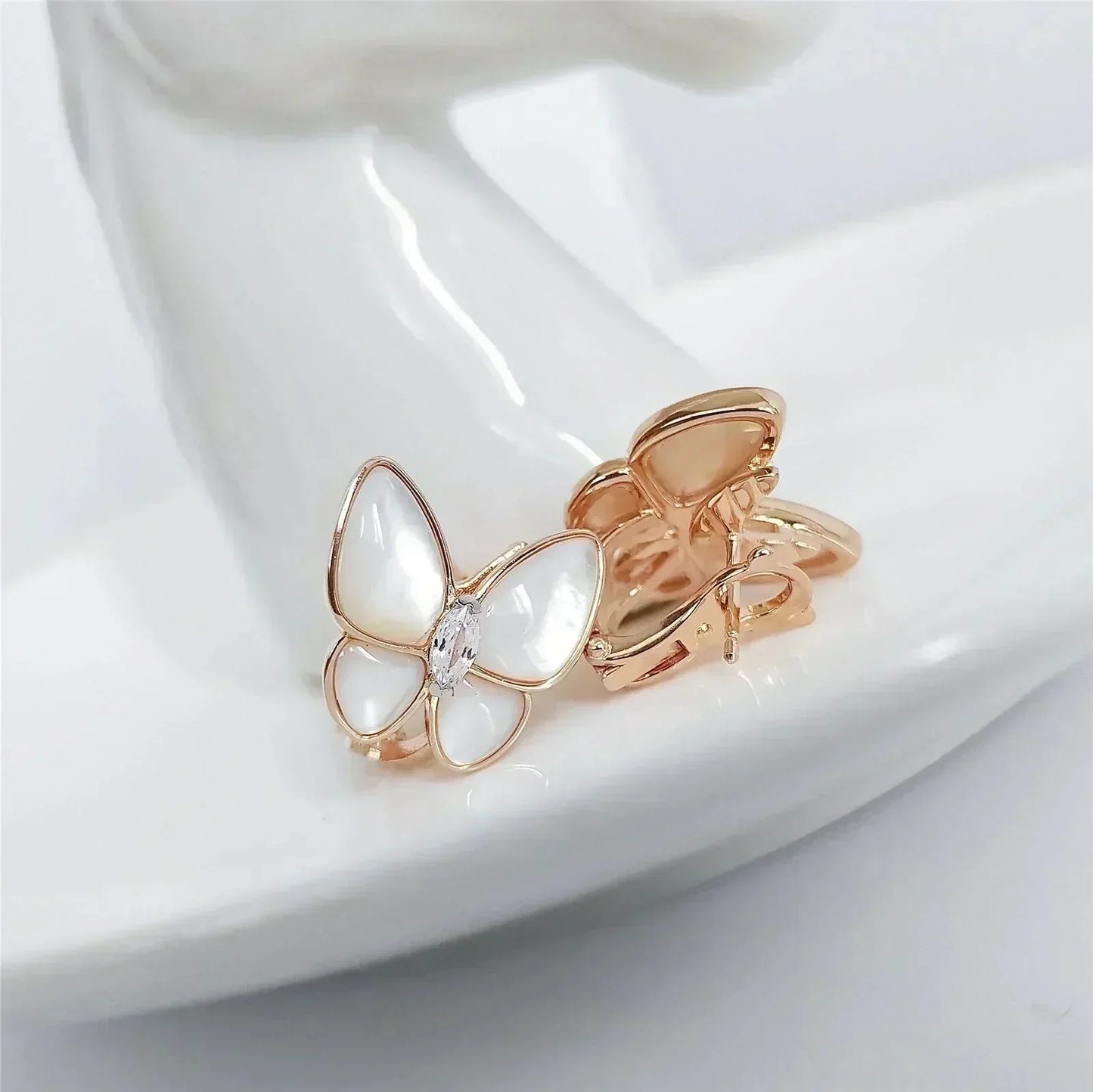 [Love Aura]BUTTERFLY MOP DIAMOND EARRINGS