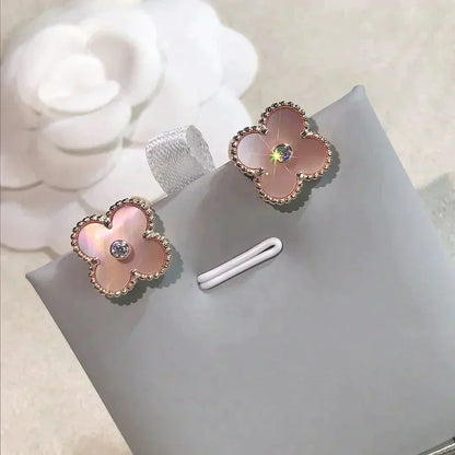 [Love Aura]CLOVER MEDIUM 1 MOTIFS  PINK MOP DIAMOND EARRINGS