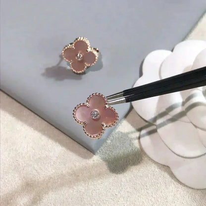 [Love Aura]CLOVER MEDIUM 1 MOTIFS  PINK MOP DIAMOND EARRINGS