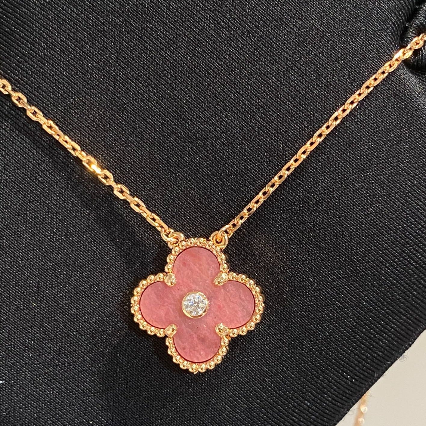 [Love Aura]CLOVER 15MM DIAMOND RHODONITE NECKLACE