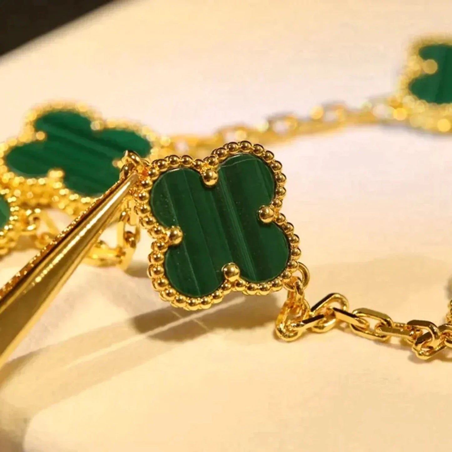 [Love Aura] CLOVER 5 MOTIF MALACHITE BRACELET COLLECTION