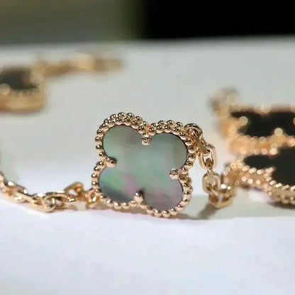 [Love Aura]CLOVER 5 MOTIF GRAY MOP  BRACELET