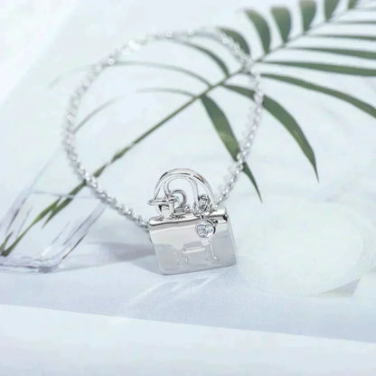 [Love Aura]AMULETTE PEDANT SILVER NECKLACE