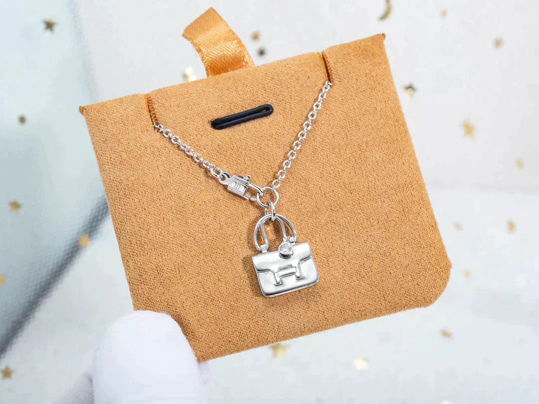 [Love Aura]AMULETTE PEDANT SILVER NECKLACE