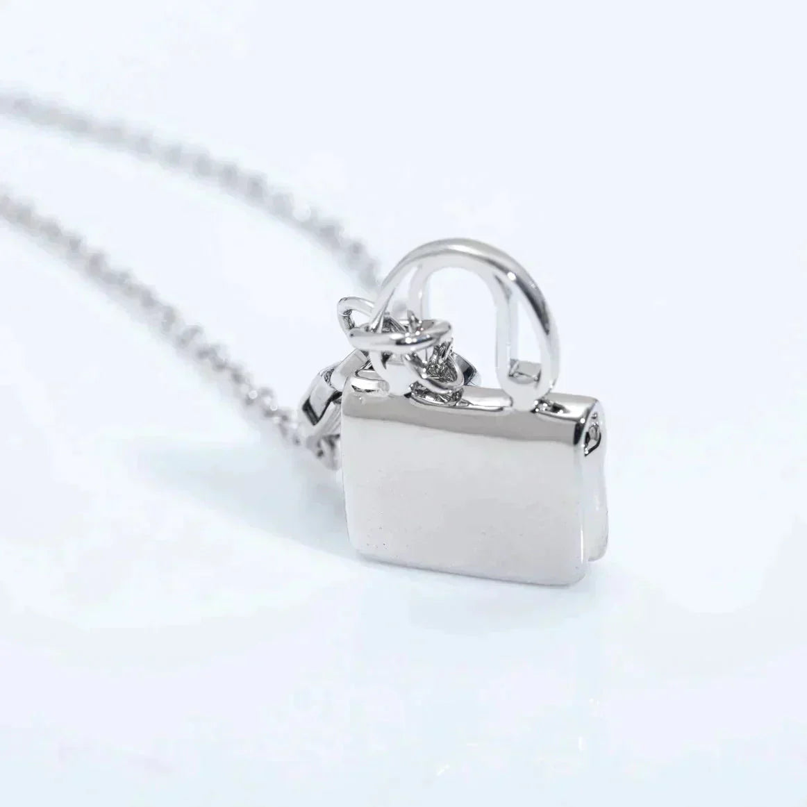 [Love Aura]AMULETTE PEDANT SILVER NECKLACE