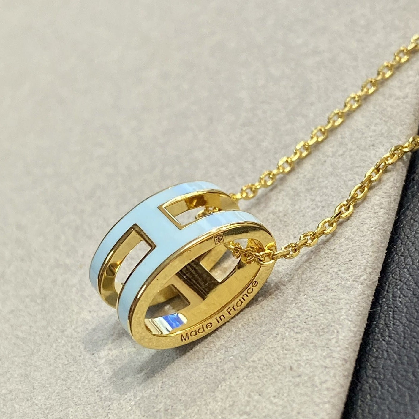 [Love Aura]POP H LIGHT BLUE NECKLACE