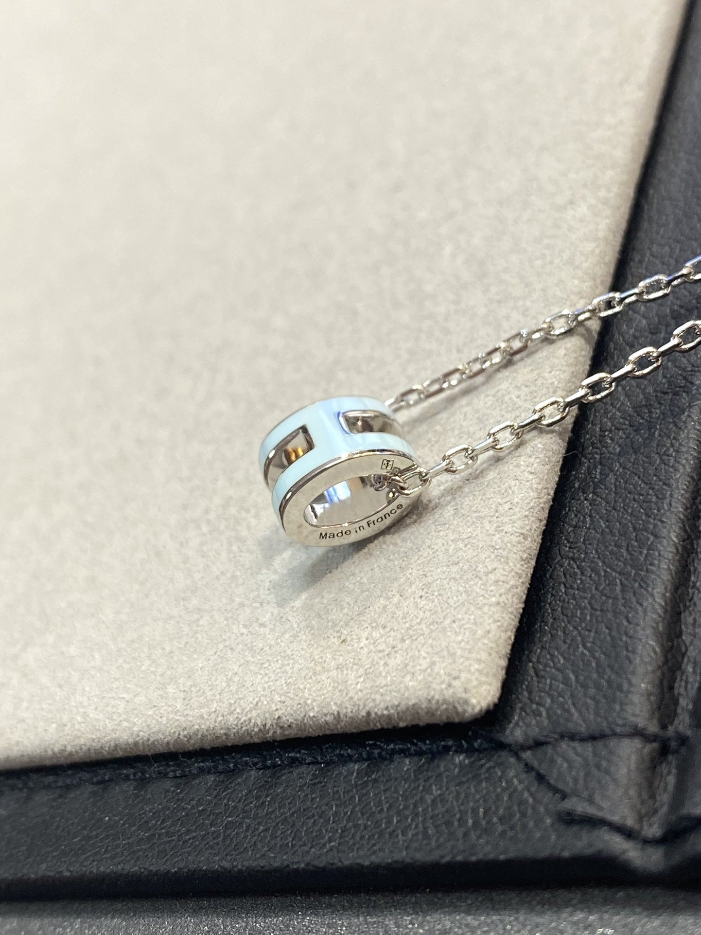 [Love Aura]POP H LIGHT BLUE NECKLACE