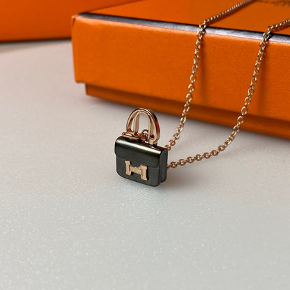 [Love Aura]CONSTANCE BLACK PEDANT PINK GOLD NECKLACE
