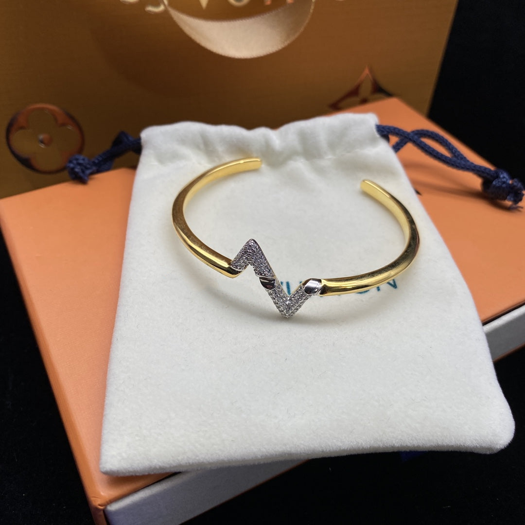 [Love Aura]VOLTE UPSITE DOWN DIAMOND GOLD OPEN BRACELET