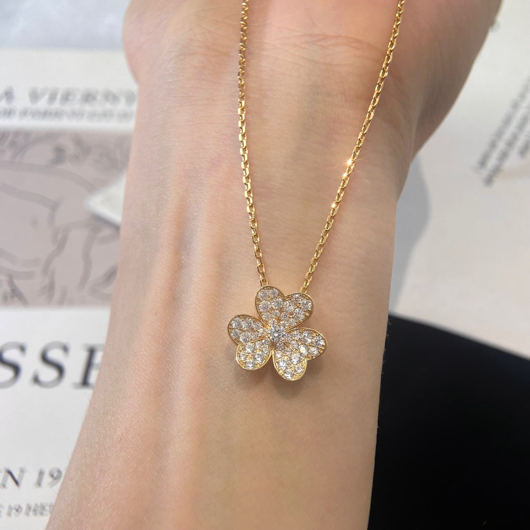 [Love Aura]FLOWER DIAMOND NECKLACE