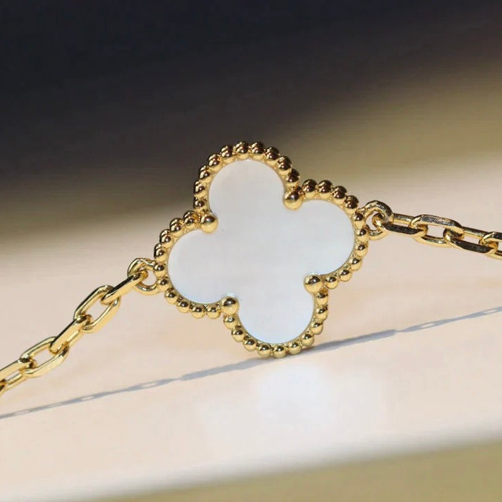 [Love Aura]CLOVER 20 MOTIFS WHITE MOP NECKLACE