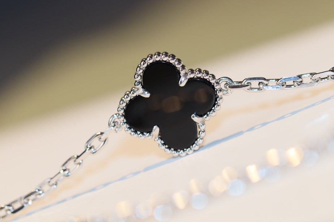 [Love Aura]CLOVER 20 MOTIFS ONYX DIAMOND SILVER