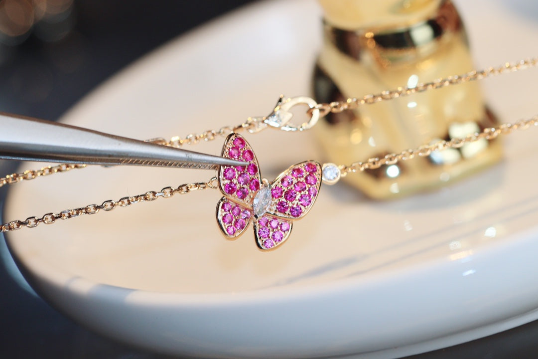 [Love Aura]BUTTERFLY RED DIAMOND ROSE GOLD NECKLACE