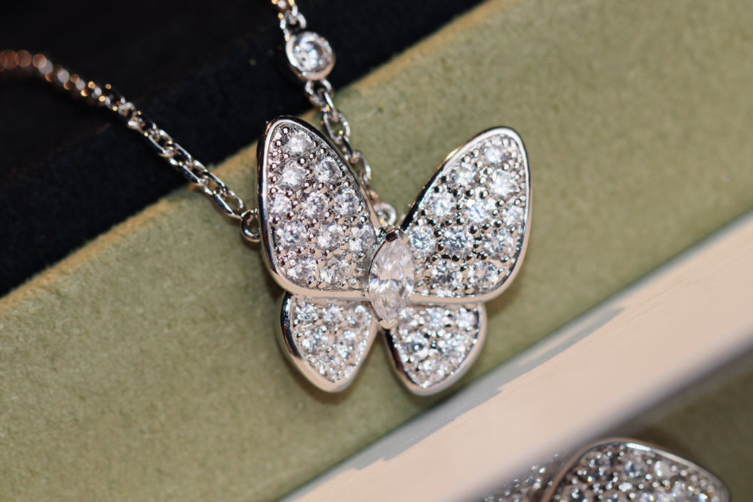 [Love Aura]BUTTERFLY DIAMOND NECKLACE