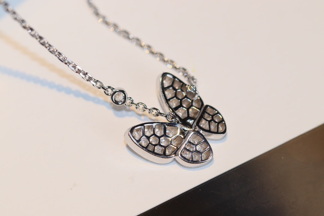 [Love Aura]BUTTERFLY DIAMOND NECKLACE