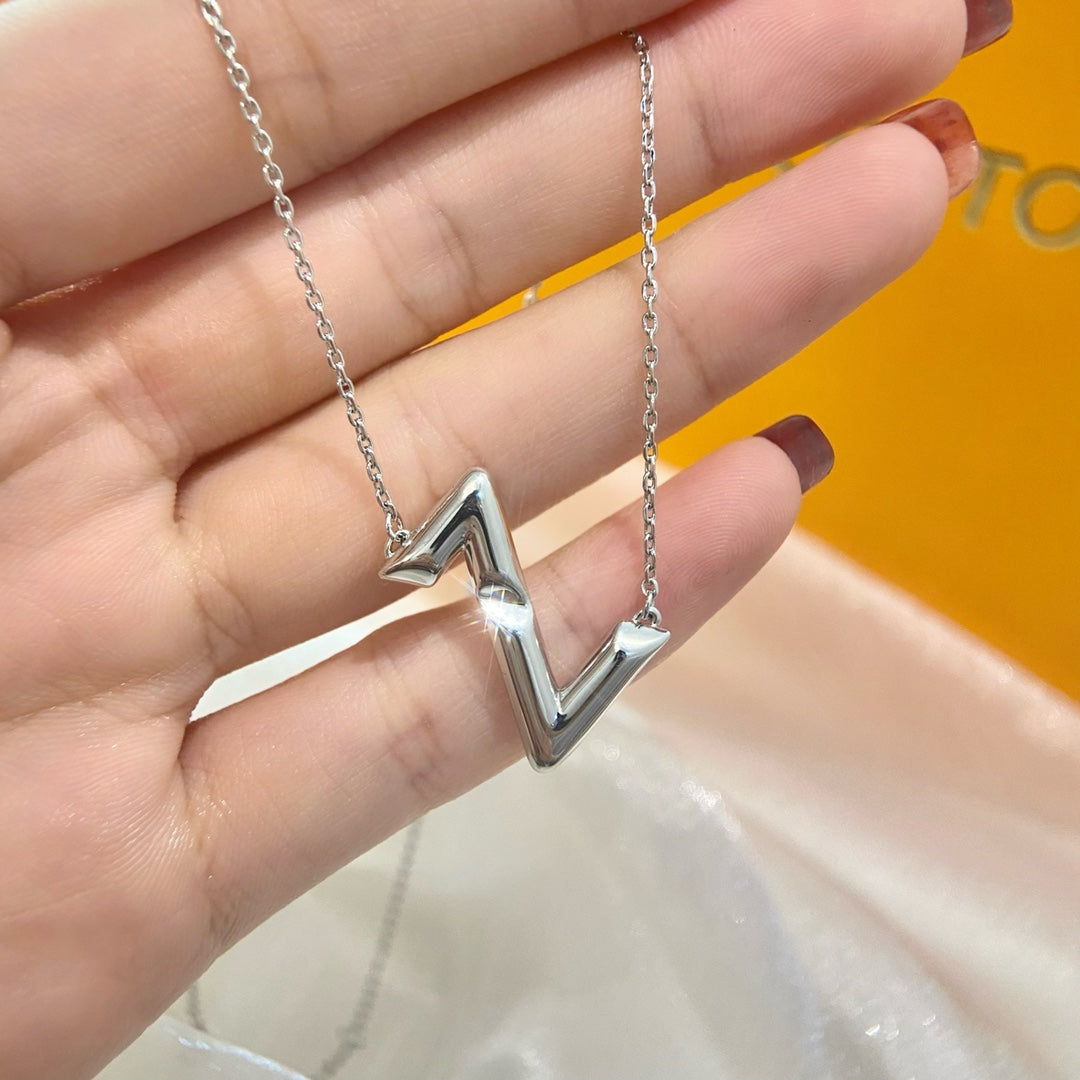 [Love Aura]VOLTE UPSIDE DOWN NECKLACE