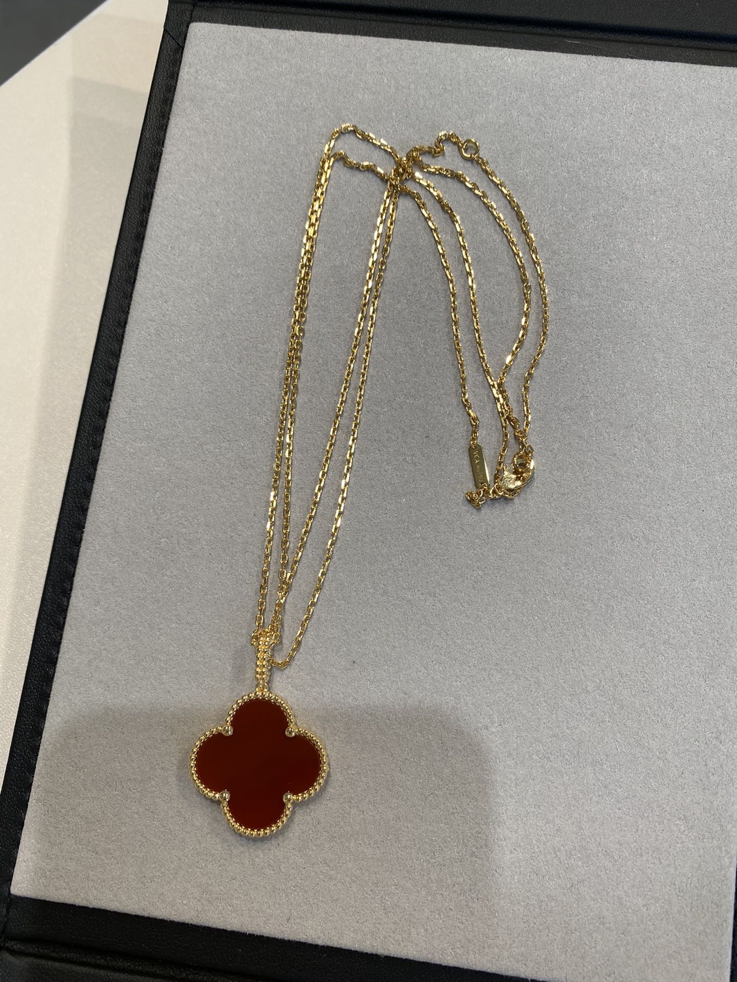 [Love Aura]CLOVER 25MM NECKLACE GOLD CARNELIAN