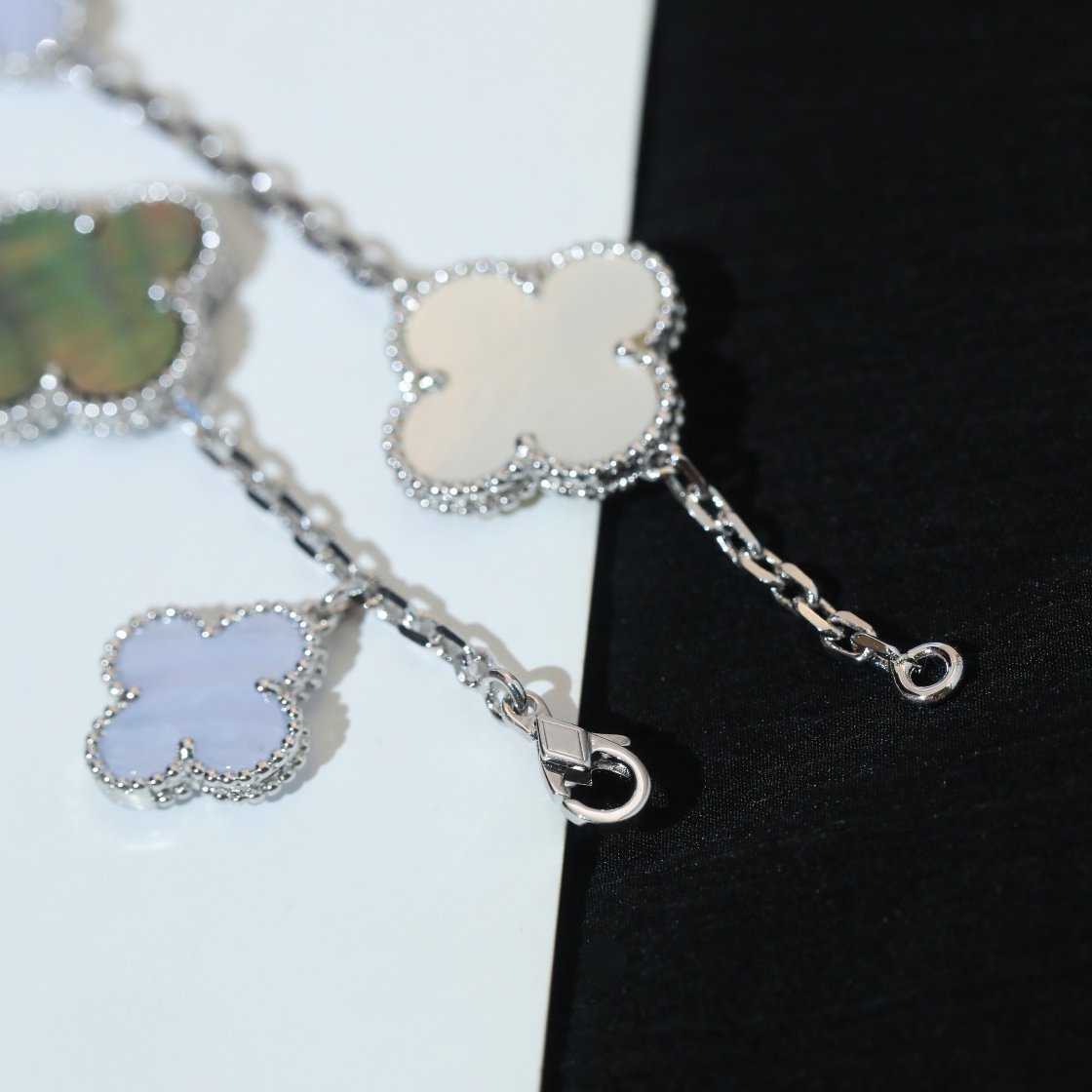 [Love Aura]CLOVER BRACELET 5 MOTIFS MOP CHALCEDONY SILVER