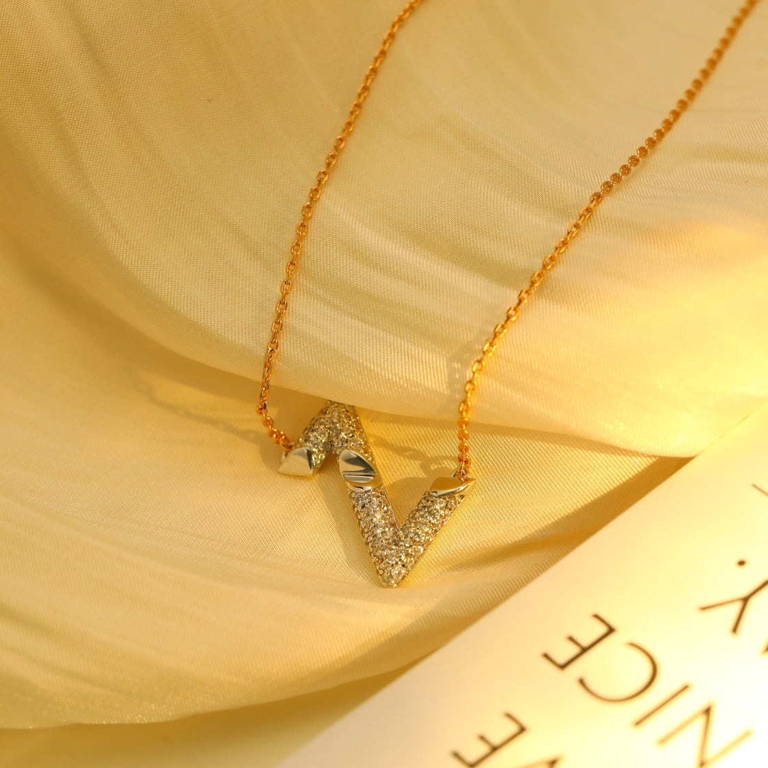[Love Aura]VOLT SILVER DIAMOND PEDANT NECKLACE