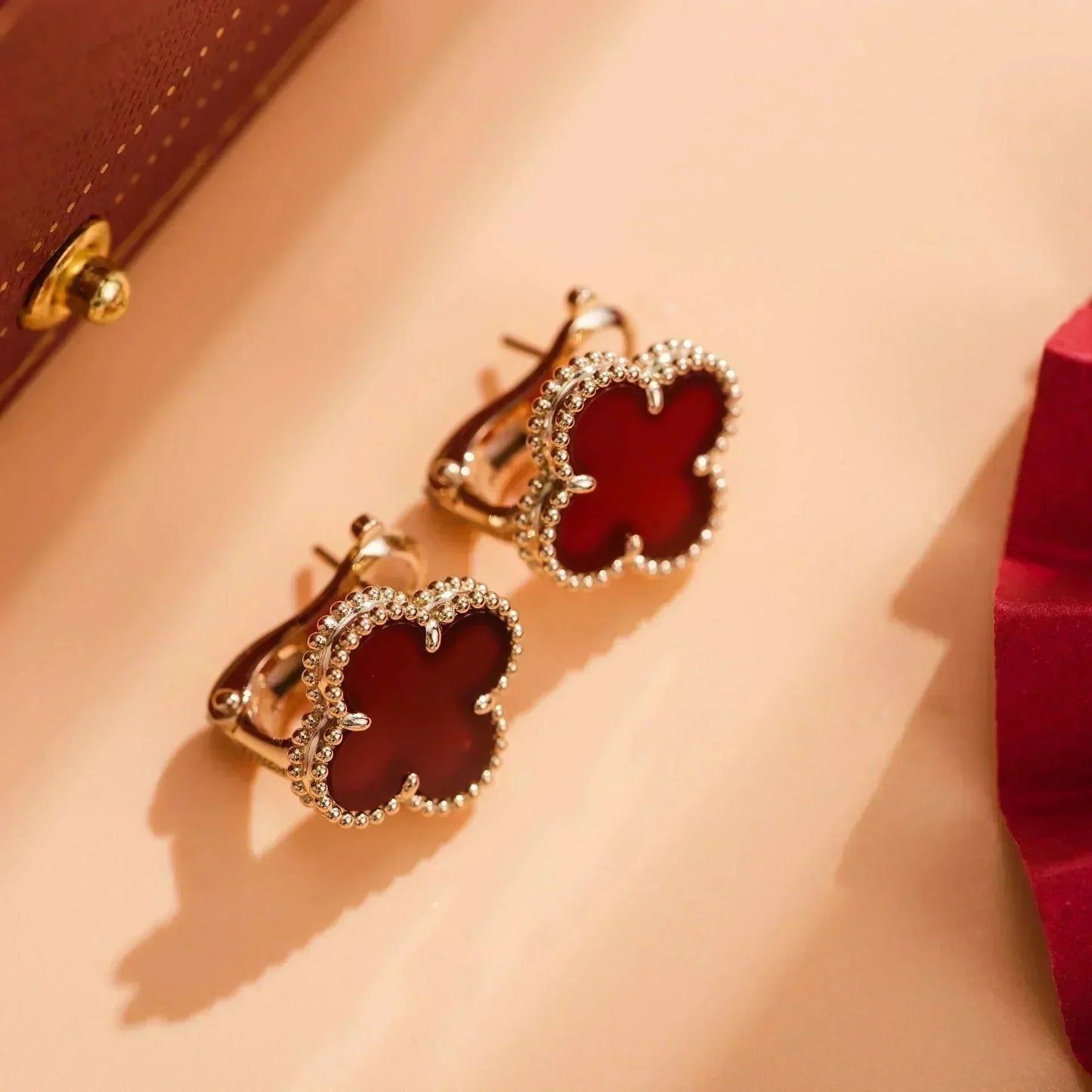 [Love Aura]CLOVER MEDIUM 1 MOTIFS CARNELIAN  EARRINGS