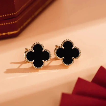 [Love Aura]CLOVER MEDIUM 1 MOTIFS  ONYX STUD EARRINGS