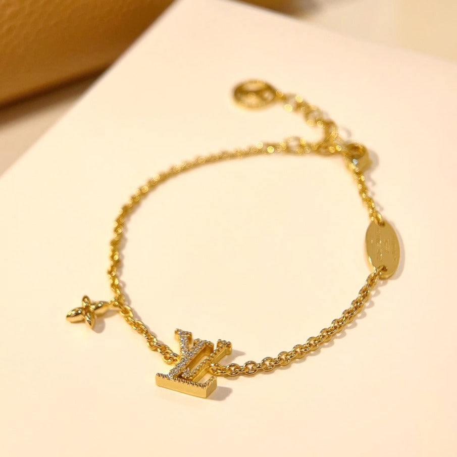 [Love Aura]LOGO STAR MOTIF GOLD BRACELET