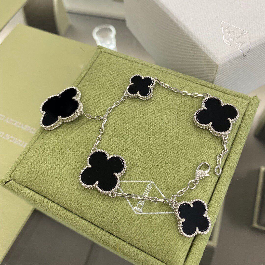 [Love Aura]CLOVER 5 MOTIFS SIVLER ONYX BRACELET