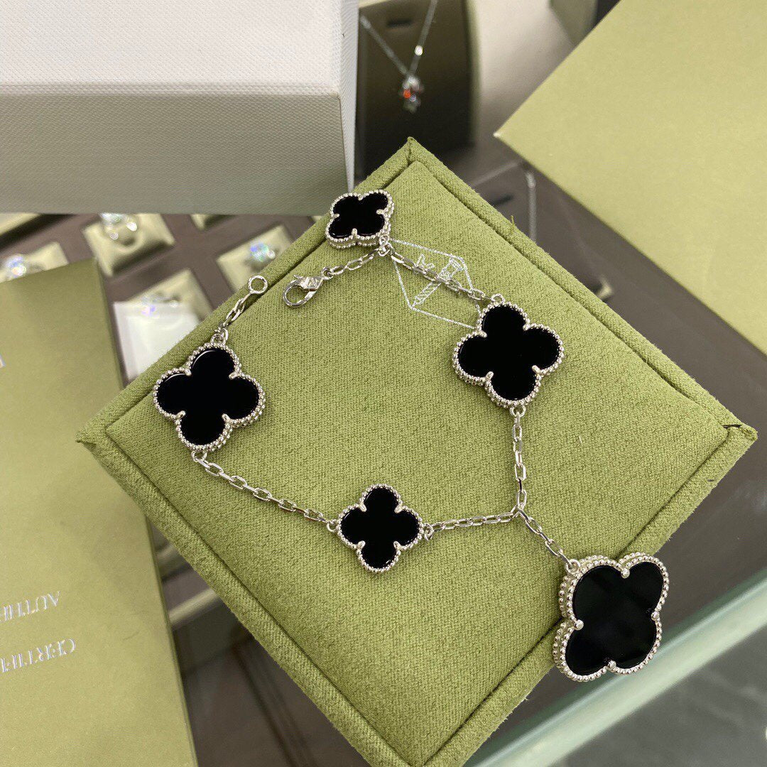 [Love Aura]CLOVER 5 MOTIFS SIVLER ONYX BRACELET